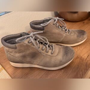 Dansko Ginny Taupe Suede Lace-Up Ankle Sneaker Booties Women’s Size 40/10